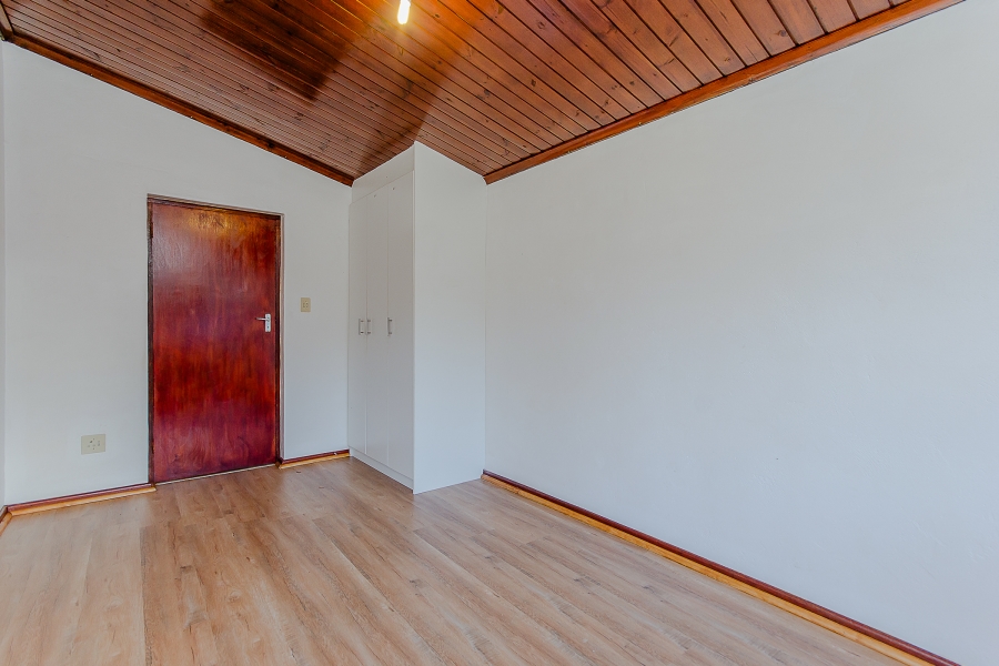 3 Bedroom Property for Sale in Lemoenkloof Western Cape